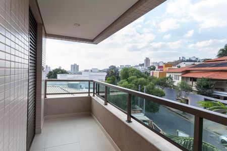 Apartamento à venda com 180m², 4 quartos e 4 vagasVaranda da suite 1 e quarto 1