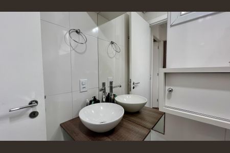 Studio para alugar com 33m², 1 quarto e 1 vaga Studio para alugar com 33m², 1 quarto e 1 vagaBanheiro