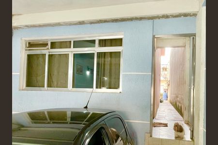 Casa à venda com 125m², 2 quartos e 2 vagas Casa à venda com 125m², 2 quartos e 2 vagasFachada