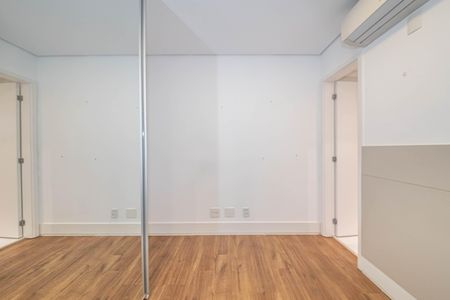 Apartamento à venda com 80m², 2 quartos e 2 vagasSuíte 1