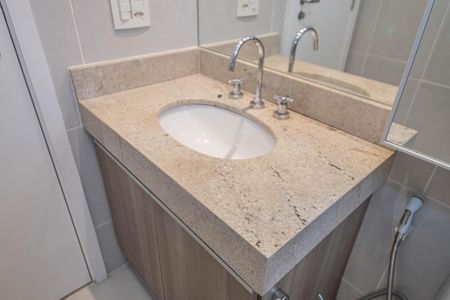 Apartamento à venda com 80m², 2 quartos e 2 vagasBanheiro da Suíte 2