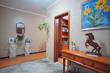 Casa à venda com 390m², 5 quartos e 4 vagasEntrada