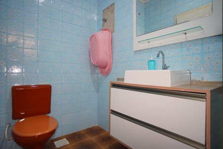 Casa à venda com 390m², 5 quartos e 4 vagasBanheiro da Suíte 4