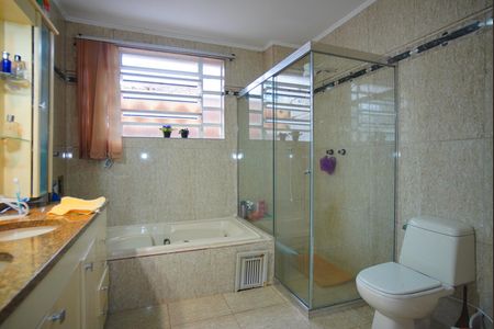 Casa à venda com 390m², 5 quartos e 4 vagasBanheiro da Suíte 3