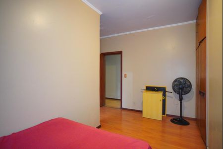 Suíte 1 de casa à venda com 5 quartos, 390m² em Jardim Lindóia, Porto Alegre