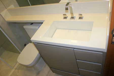 Apartamento à venda com 94m², 2 quartos e 2 vagasBanheiro da Suíte 2