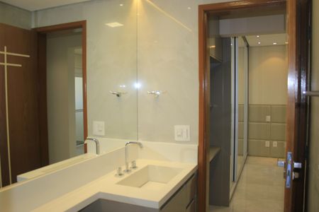 Apartamento à venda com 94m², 2 quartos e 2 vagasBanheiro da Suíte 2