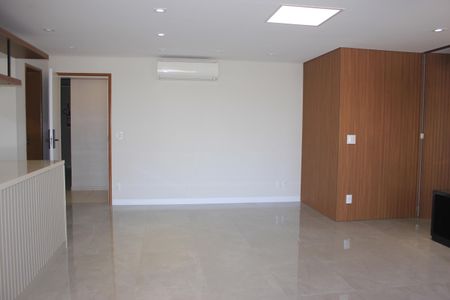 Apartamento à venda com 94m², 2 quartos e 2 vagasSala