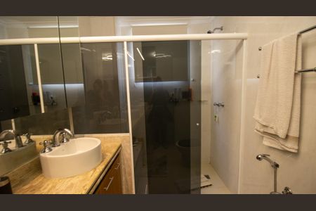 Apartamento à venda com 380m², 5 quartos e 3 vagasBanheiro da Suíte 2