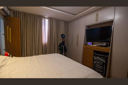 Apartamento à venda com 380m², 5 quartos e 3 vagasSuíte 2