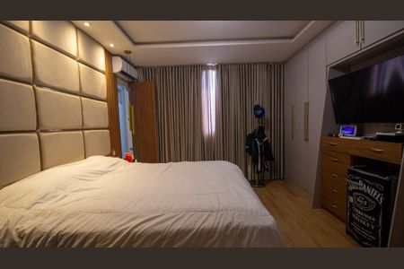 Apartamento à venda com 380m², 5 quartos e 3 vagasSuíte 2