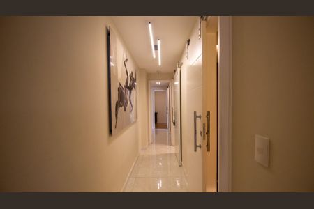 Apartamento à venda com 380m², 5 quartos e 3 vagasCorredor