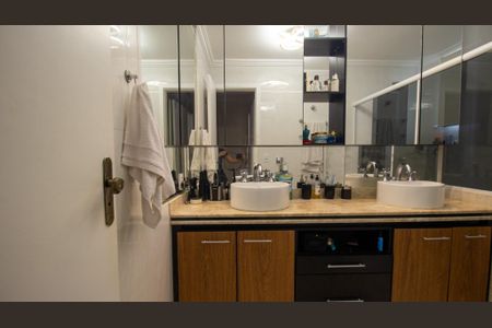 Apartamento à venda com 380m², 5 quartos e 3 vagasBanheiro da Suíte 2