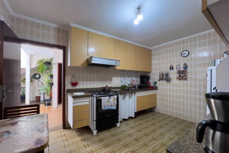 Casa à venda com 100m², 2 quartos e 2 vagas Casa à venda com 100m², 2 quartos e 2 vagasCozinha