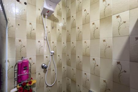 Casa à venda com 100m², 2 quartos e 2 vagas Casa à venda com 100m², 2 quartos e 2 vagasBanheiro