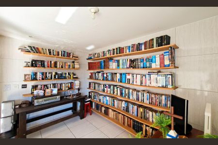 Casa à venda com 560m², 3 quartos e 3 vagasEdicula  Escritório 2