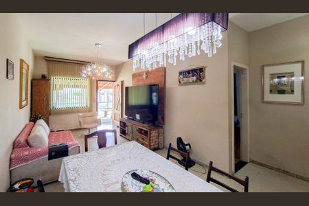 Casa à venda com 560m², 3 quartos e 3 vagasSala