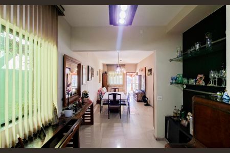 Casa à venda com 560m², 3 quartos e 3 vagasSala