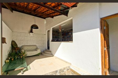 Casa à venda com 560m², 3 quartos e 3 vagasQuintal