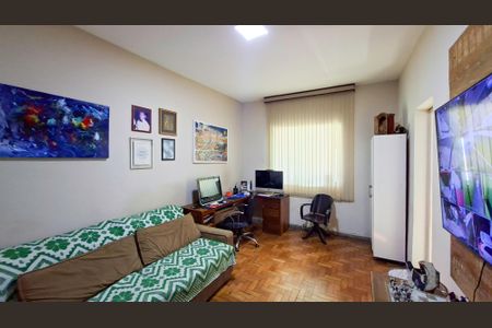 Casa à venda com 560m², 3 quartos e 3 vagasEscritório