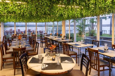 Studio para alugar com 25m², 1 quarto e 1 vaga Studio para alugar com 25m², 1 quarto e 1 vagaÁrea Comum - Restaurante e Varanda