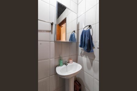 Casa à venda com 120m², 2 quartos e 1 vaga Casa à venda com 120m², 2 quartos e 1 vagaBanheiro