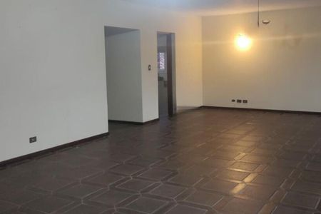 Casa à venda com 4 quartos, 500m² em Interlagos, São Paulo