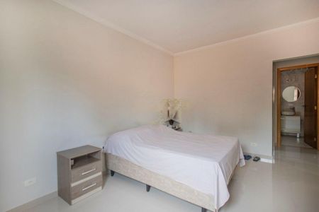 Casa à venda com 3 quartos, 184m² em Vila Cordeiro, São Paulo