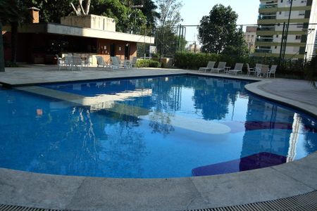 Apartamento à venda com 280m², 3 quartos e 4 vagasÁrea comum - Piscina