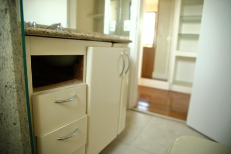 Apartamento à venda com 280m², 3 quartos e 4 vagasBanheiro da Suíte 2