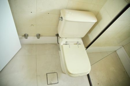 Apartamento à venda com 280m², 3 quartos e 4 vagasBanheiro da Suíte 2