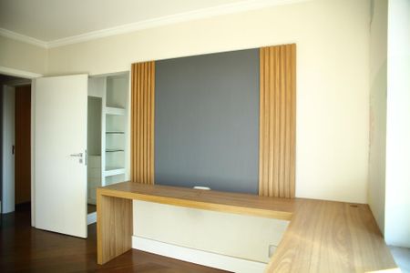 Apartamento à venda com 280m², 3 quartos e 4 vagasSuíte 2