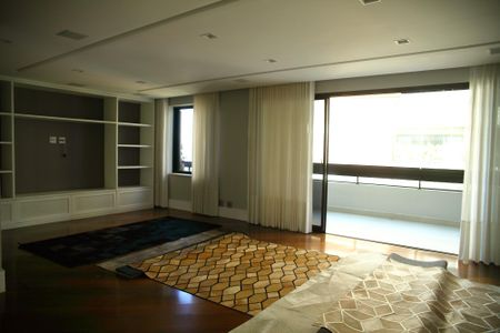 Apartamento à venda com 280m², 3 quartos e 4 vagasSala