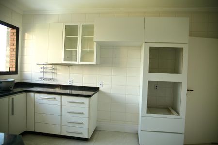 Apartamento à venda com 280m², 3 quartos e 4 vagasCozinha