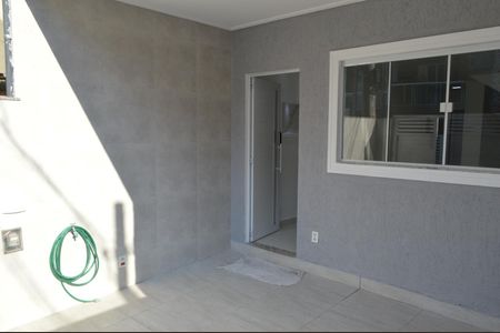 Casa de condomínio à venda com 180m², 3 quartos e 1 vagaGaragem