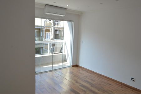 Casa de condomínio à venda com 180m², 3 quartos e 1 vagaSuíte 2