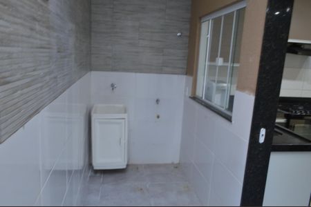 Casa de condomínio à venda com 180m², 3 quartos e 1 vagaÁrea de Serviço