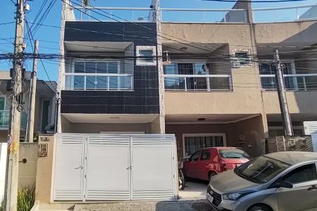 Casa de condomínio à venda com 180m², 3 quartos e 1 vagaFachada