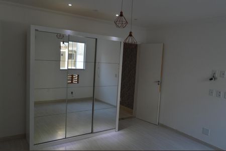 Casa de condomínio à venda com 180m², 3 quartos e 1 vagaSuíte 1