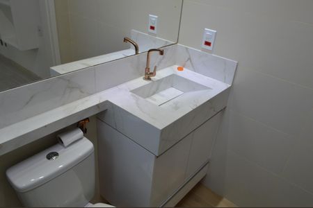 Casa de condomínio à venda com 180m², 3 quartos e 1 vagaBanheiro da Suíte 1