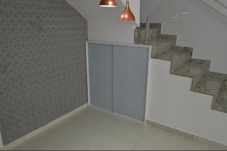 Casa de condomínio à venda com 180m², 3 quartos e 1 vagaArmario da Escada