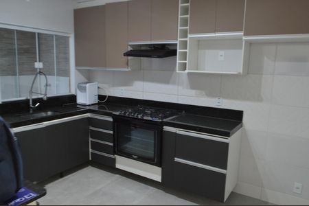 Casa de condomínio à venda com 180m², 3 quartos e 1 vagaCozinha