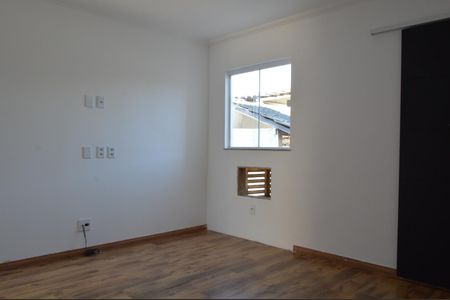 Casa de condomínio à venda com 180m², 3 quartos e 1 vagaSuíte 3