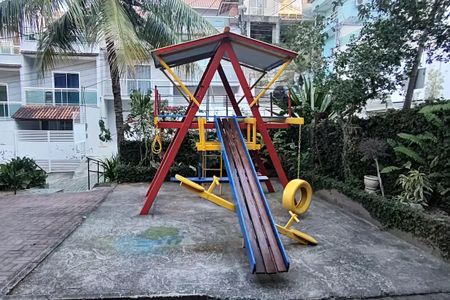 Casa de condomínio à venda com 180m², 3 quartos e 1 vagaÁrea comum - Playground