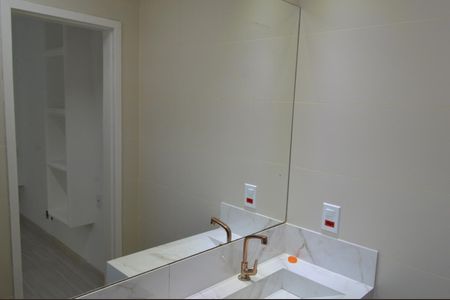 Casa de condomínio à venda com 180m², 3 quartos e 1 vagaBanheiro da Suíte 1