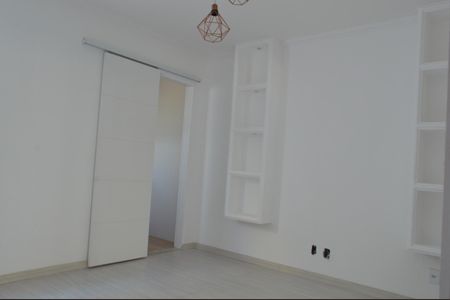 Casa de condomínio à venda com 180m², 3 quartos e 1 vagaSuíte 1