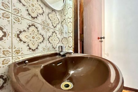 Casa à venda com 140m², 4 quartos e 2 vagas Casa à venda com 140m², 4 quartos e 2 vagasLavabo