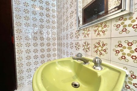 Casa à venda com 140m², 4 quartos e 2 vagas Casa à venda com 140m², 4 quartos e 2 vagasBanheiro da Suíte