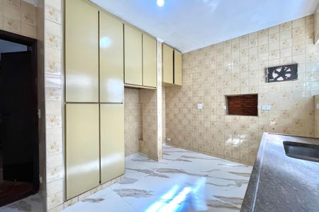 Casa à venda com 140m², 4 quartos e 2 vagas Casa à venda com 140m², 4 quartos e 2 vagasCozinha