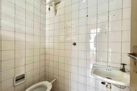 Casa à venda com 140m², 4 quartos e 2 vagas Casa à venda com 140m², 4 quartos e 2 vagasBanheiro de serviço